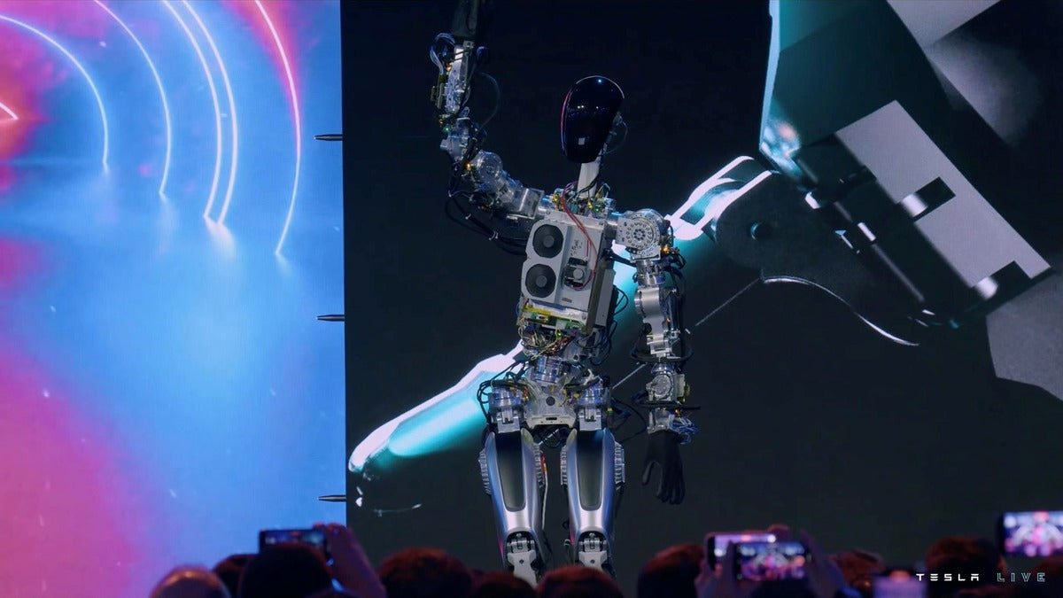 klud kranium Danser Tesla Created a Functioning Bi-Pedal Robot Prototype in 1 Year & Prese