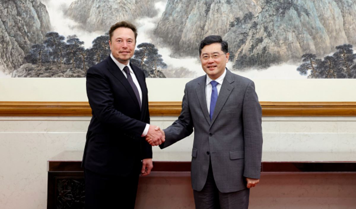 Elon Musk Visited China & Met with Officials