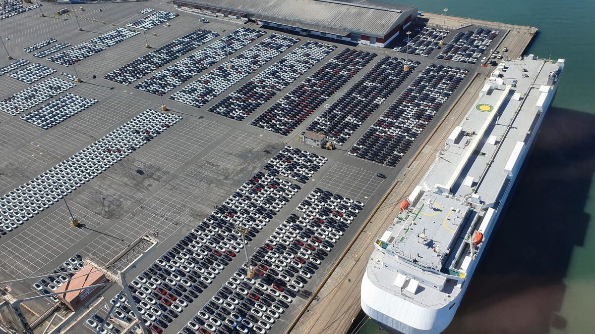 Tesla Giga Shanghai Sends the First Ship to Europe After Resuming Prod