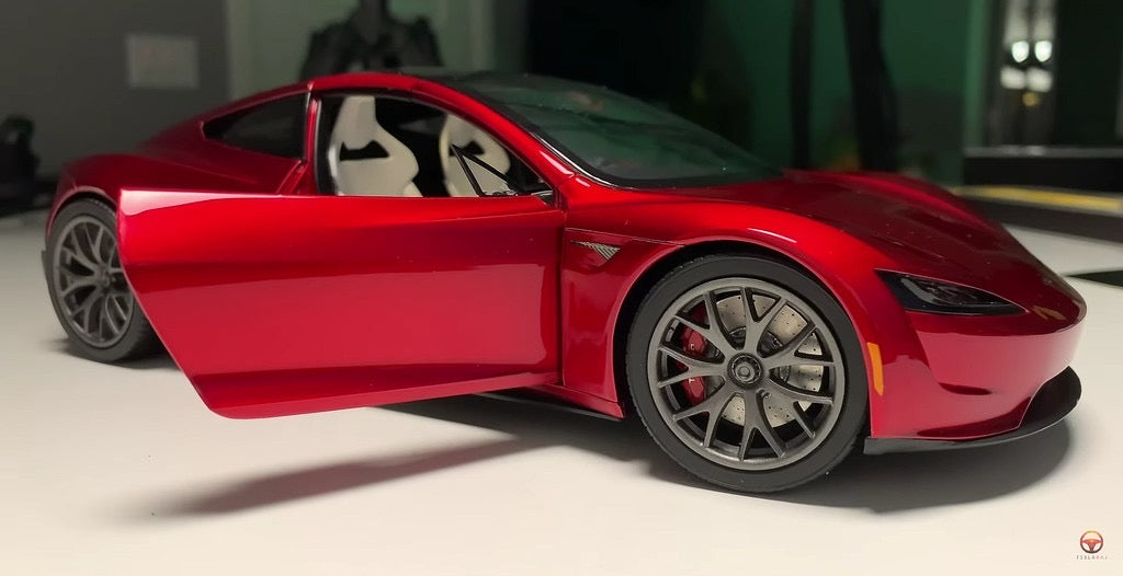 Tesla Roadster 2020 Details Enthüllt in Diecast Model Unboxing Video