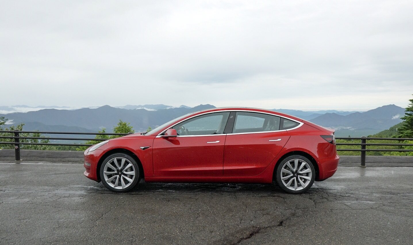 Tesla Model 3 in Japan für die Auszeichnung Auto des Jahres nominier