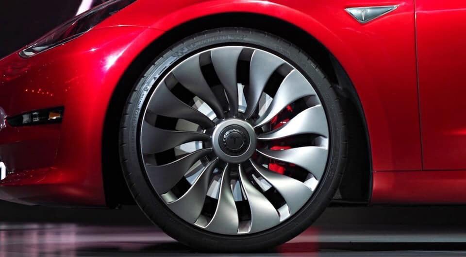 Are the old Model 3 "turbine style" wheels back?
