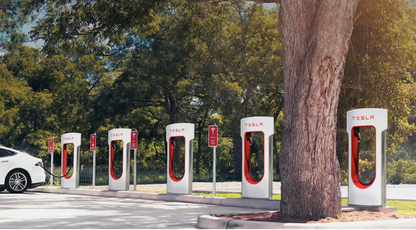 Tesla V3 Supercharging Network Worldwide Expansion (In Norway by March)