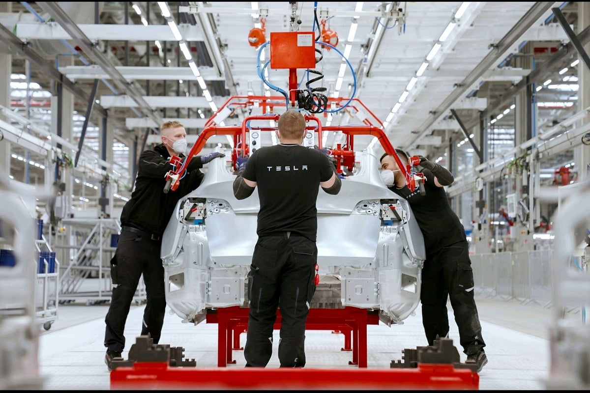 Tesla Job Vacancies in Germany Hit All-Time High as Giga Berlin Hiring Goes Plaid