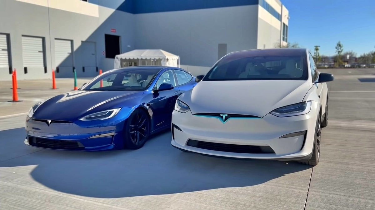 Tesla in Europe Calls Customers to Confirm Model S & X Plaid Orders