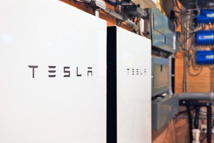 Tesla Big Batteries Will Be Used In Zimbabwe’s Largest Mobile-Phone Operator’s Core-Network Sites & More
