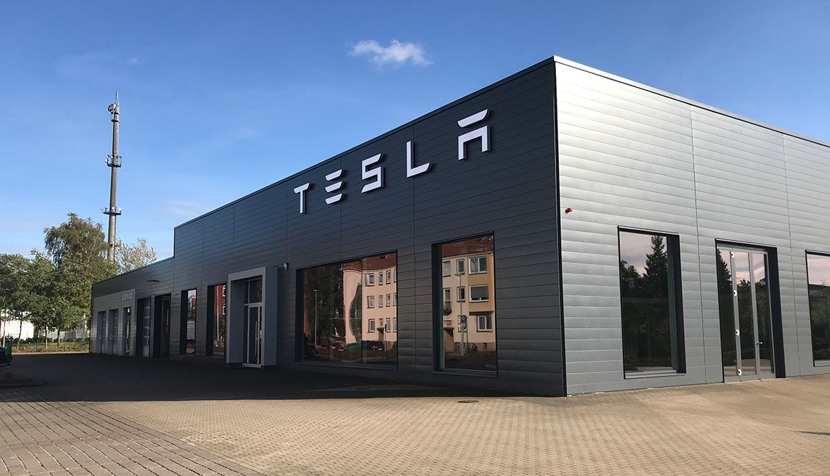 Tesla opens the largest service and sales center in Germany