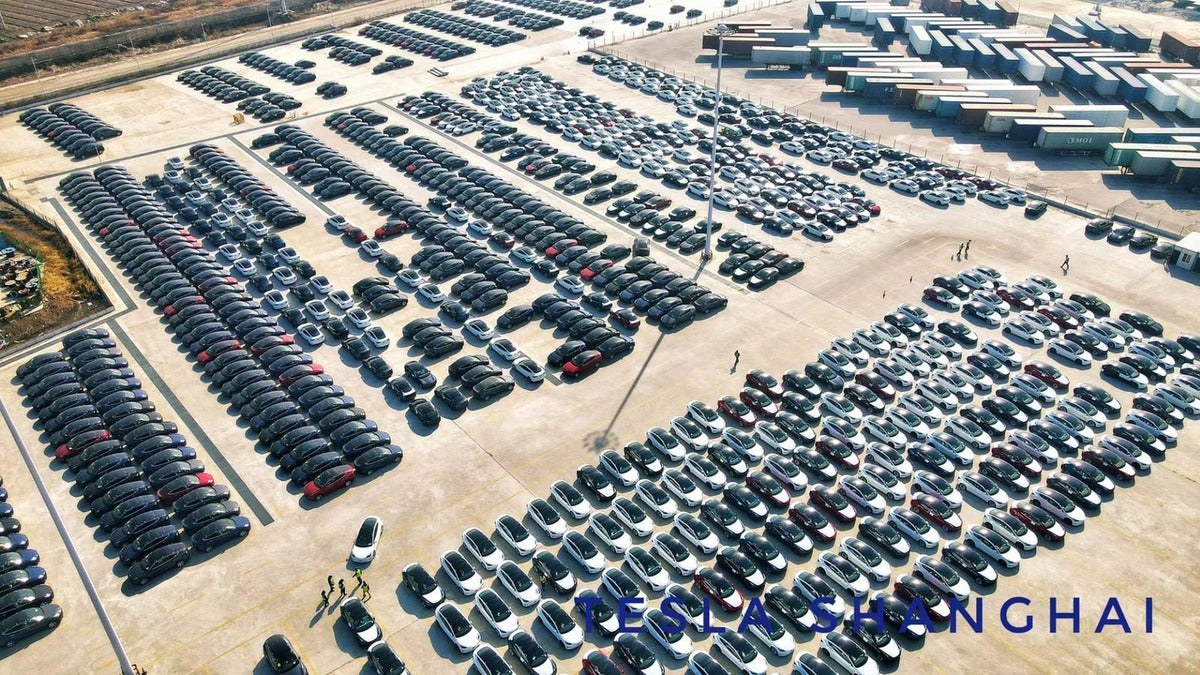 Army of Tesla Model Y Show Up at Giga Shanghai in Preparation for Delivery + RHD Model 3 for Export