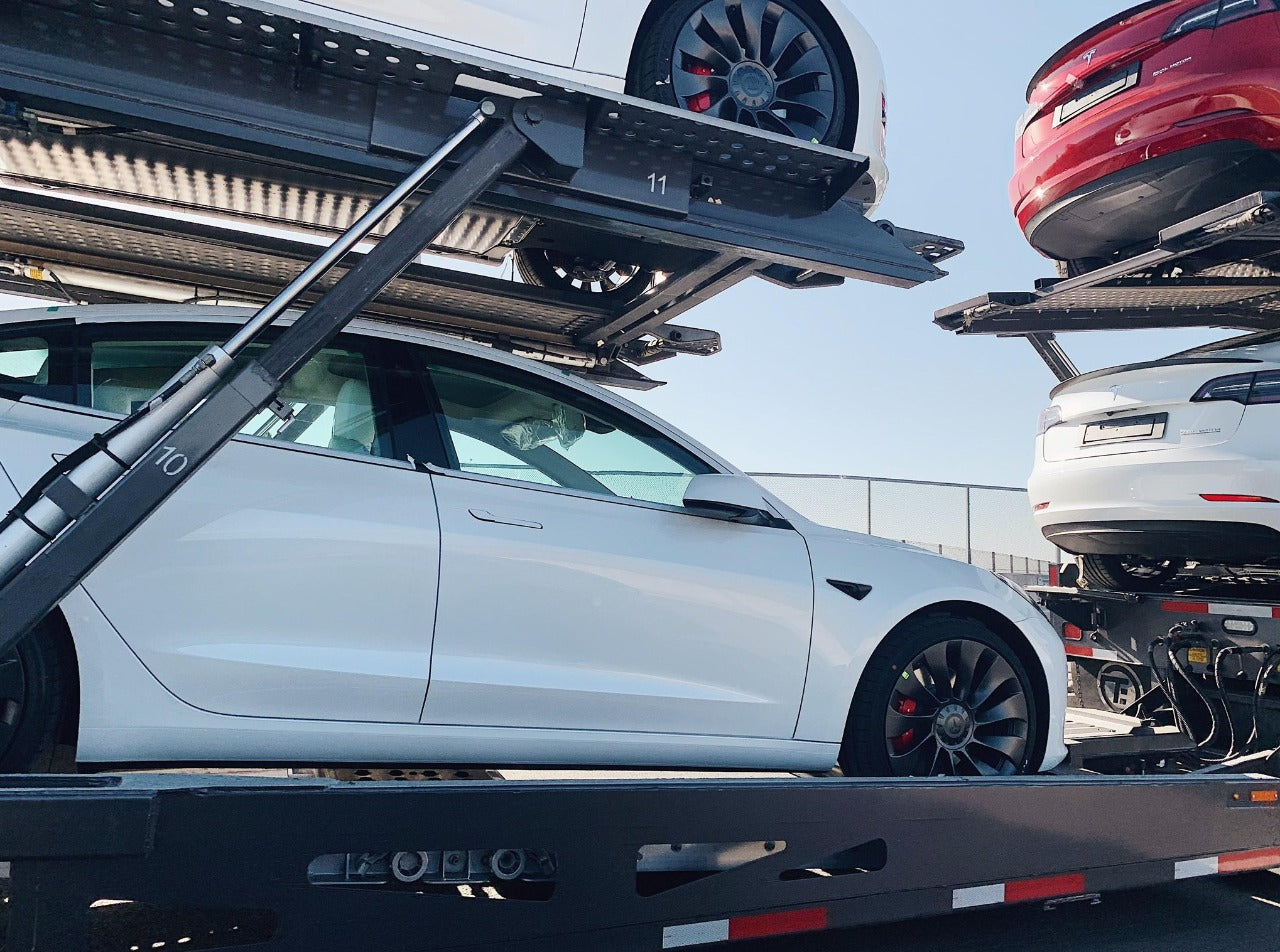 New Tesla Model 3 Performance with 20’’ Überturbine Wheels Start to Ship Out for European Countries