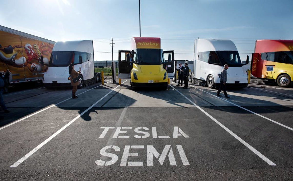 Tesla Semis Demonstrated by PepsiCo at its Modesto Frito-Lay Plant