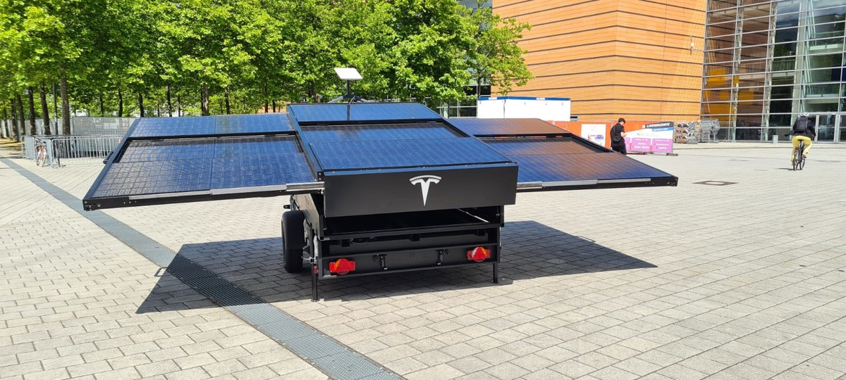 Tesla Introduced a Solar Range Extender Trailer Equipped with Starlink, Unlikely to Be on Sale Soon