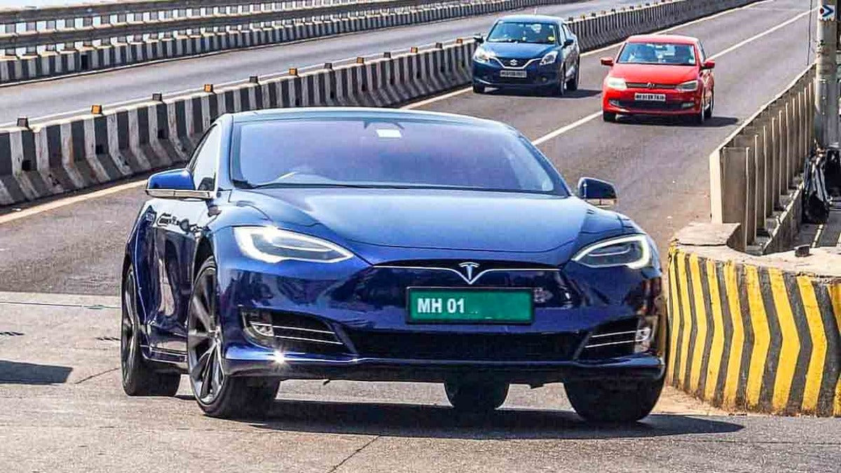 Tesla Should Produce Cars in India, not Import from China for Domestic Market, Transport Minister Says