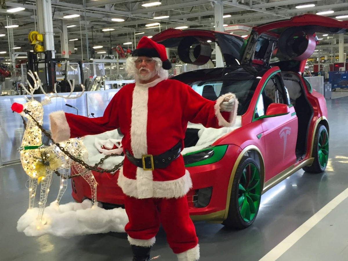 Tesla Rolls Out Holiday Update to Delight its Customers