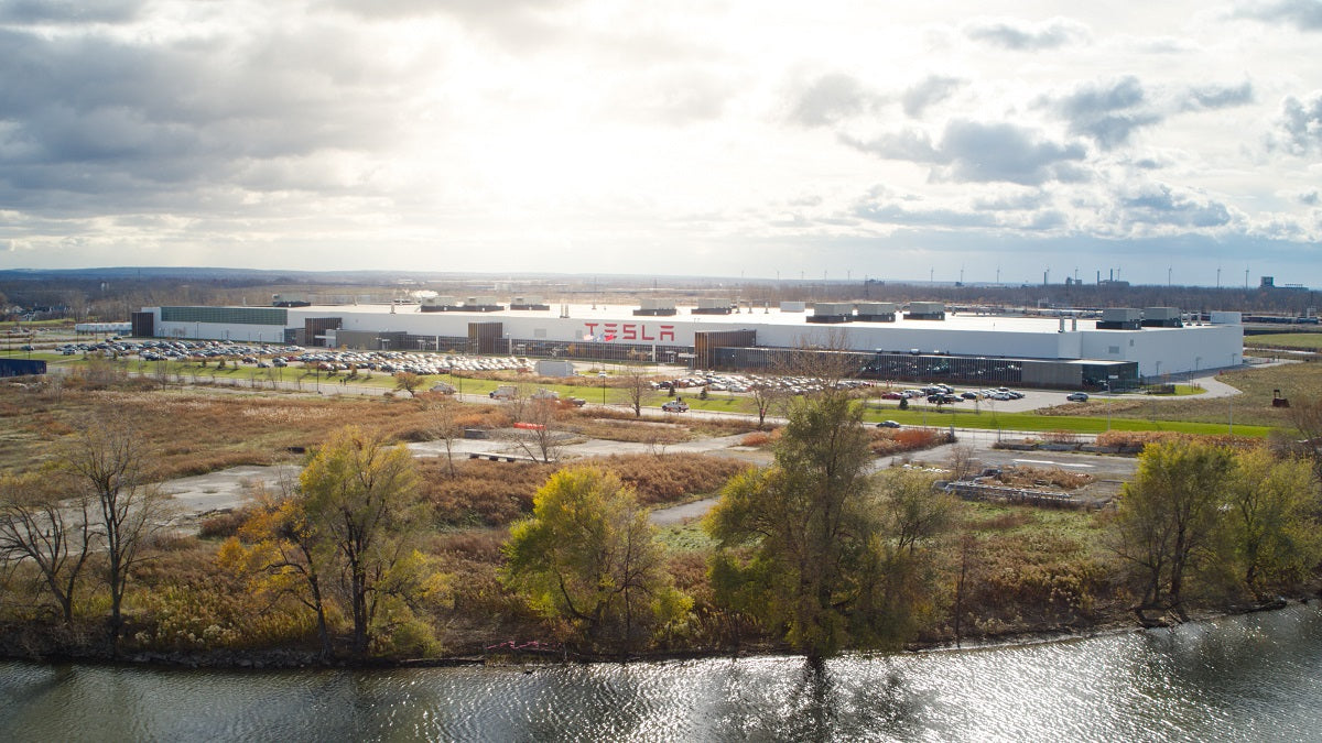 Tesla Adds a 245K sq ft Facility Near Canadian Border