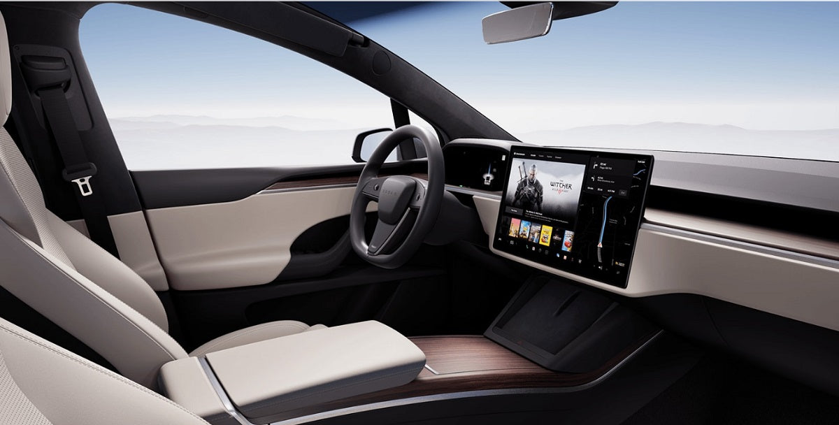 Tesla Equips Model S & X with Round Steering Wheel by Default