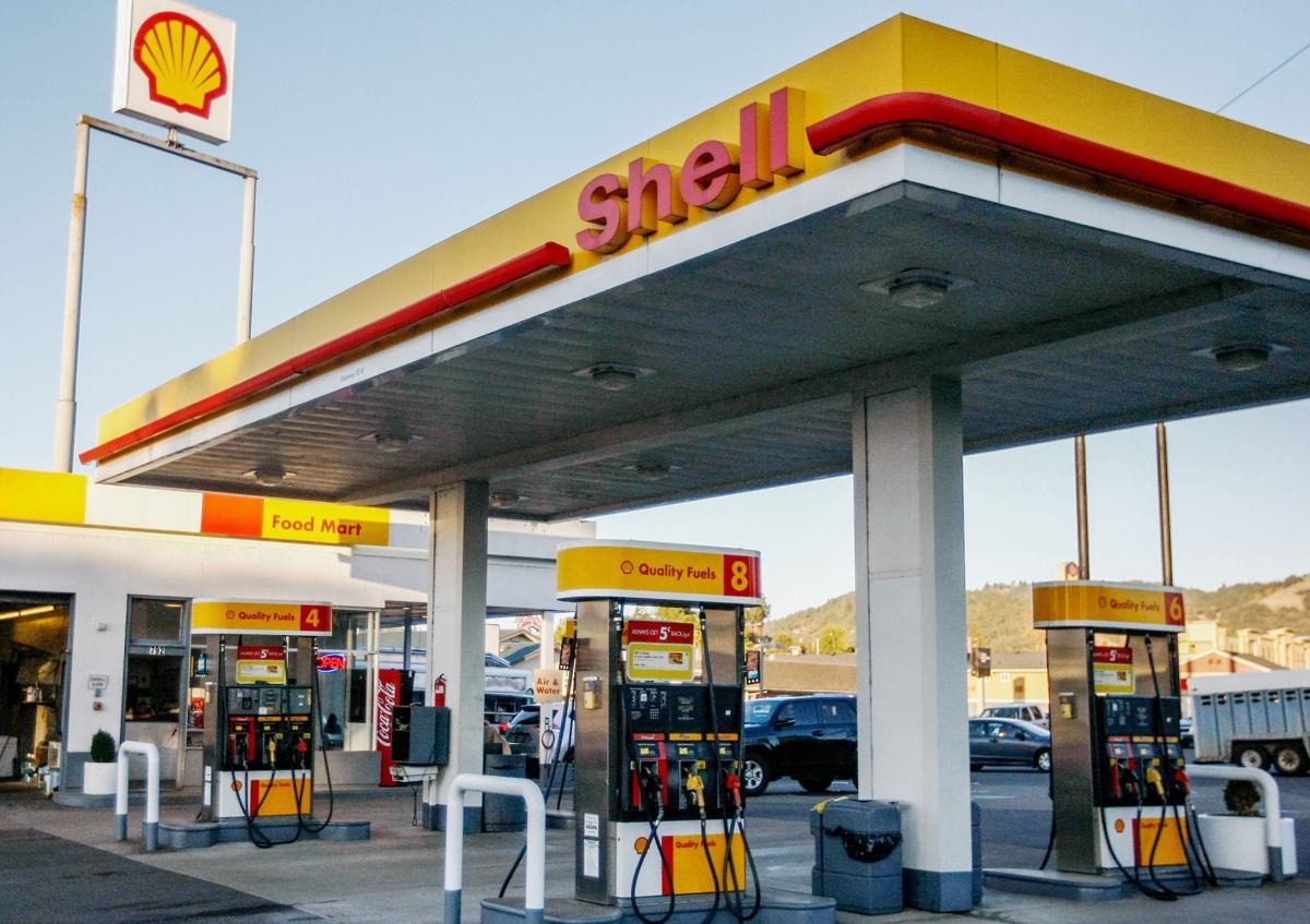 Dutch Court Orders Shell to Reduce CO2 Emissions by 45% by 2030