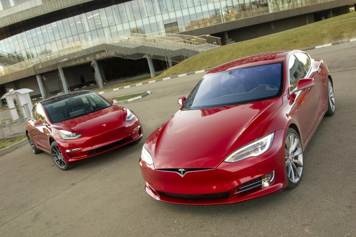 Tesla Model S & Model 3 Selected as the Official Mayoral Vehicles of Düsseldorf, Germany