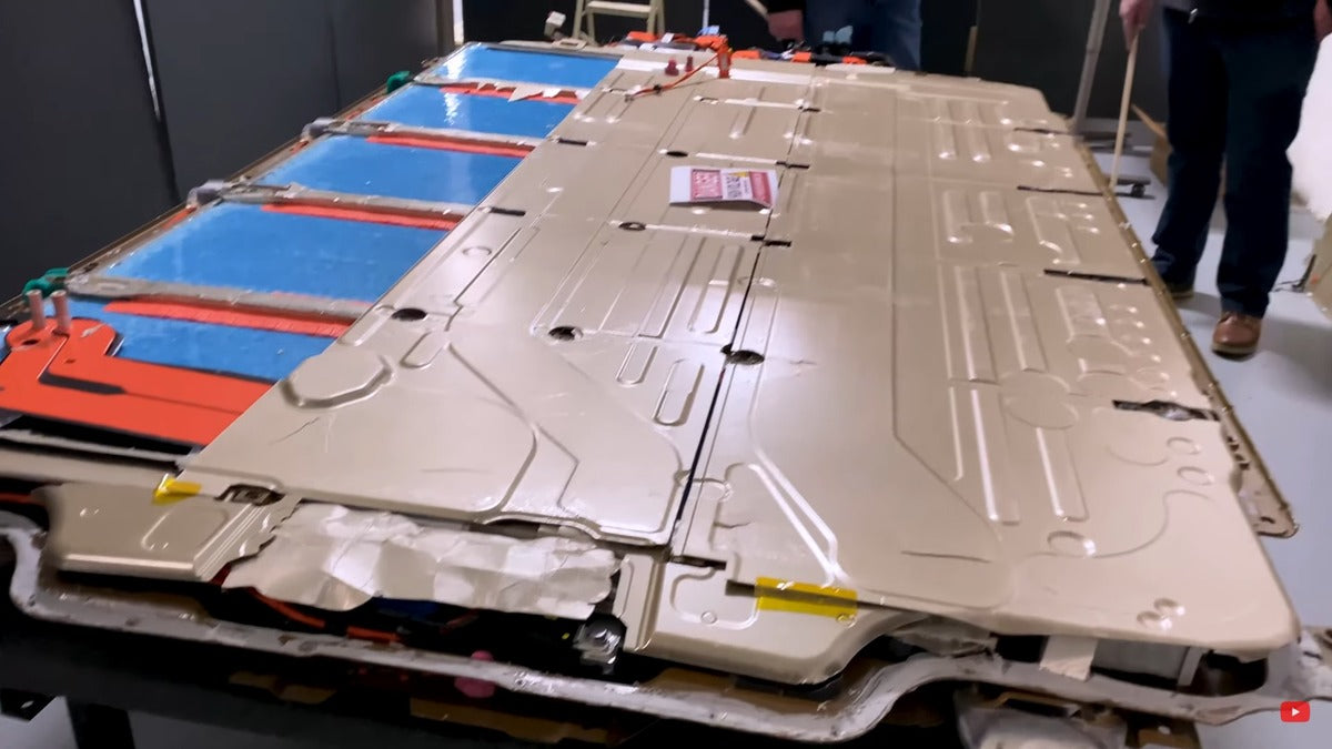 Tesla Model S Plaid Battery Pack Is an Engineering Masterpiece, Says Munro