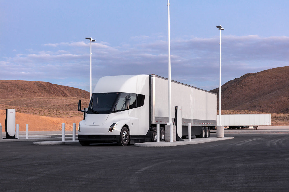 Elon Musk Announces Start of Production for Tesla Semi Truck with 1st Deliveries December 1