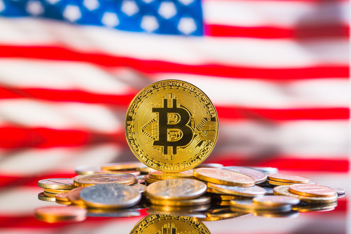 Bitcoin Should Be Bought by US Federal Reserve, Says Senator