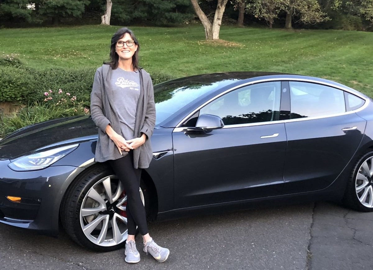 ARK’s Cathie Wood Continues to Buy Tesla TSLA Shares, Taking Advantage of Their Depreciation