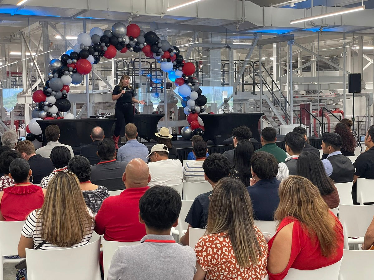 Tesla’s New Manufacturing Development Program Welcomes Del Valle ISD Students at Giga Texas