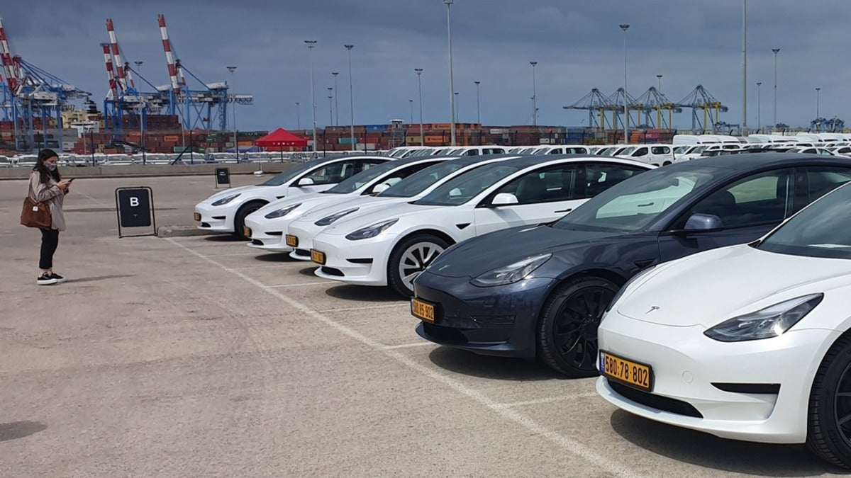 A Huge Batch of Tesla Cars Arrived in Israel, Helping Secure 80% of EV Market Share
