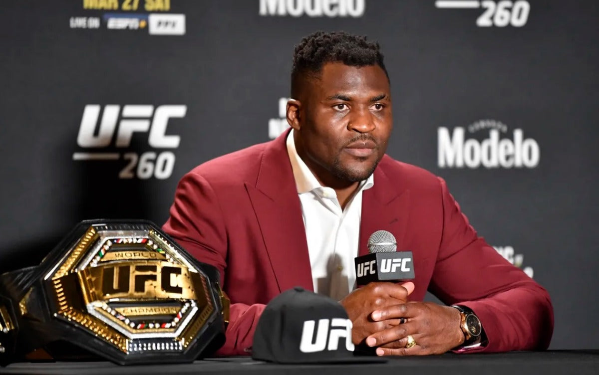 UFC Heavyweight Champion Thinking of Taking Half His Fight Purse in Bitcoin