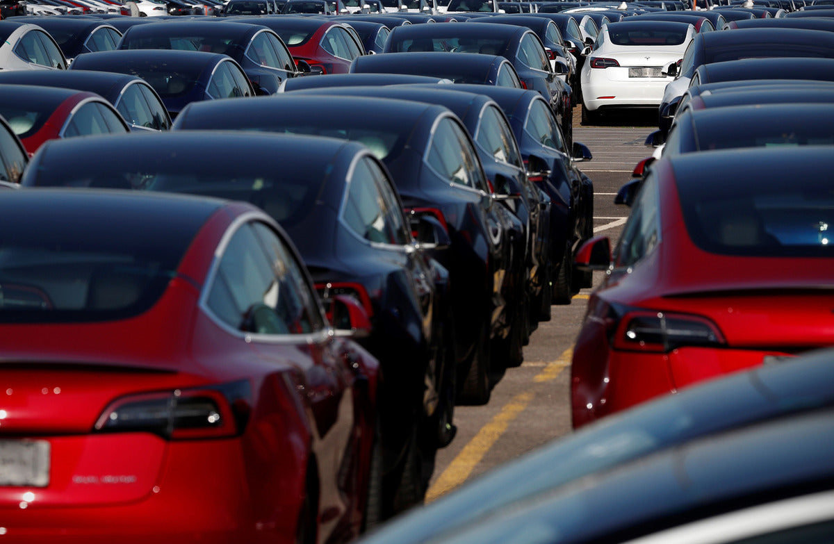 US EV Registrations Hit Record 1.8% Market Share in 2020, & Tesla Drove 79% of Sales
