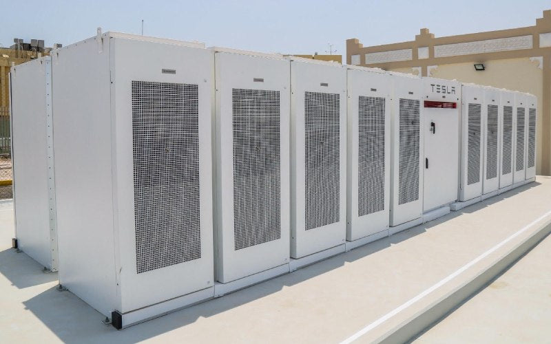 Tesla Launches 1 MW/ 4MWh Battery Storage System in Qatar