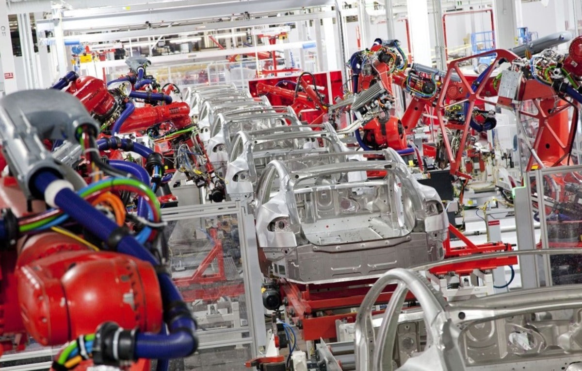 Tesla on Track to Produce & Deliver 500K Cars as Elon Musk Predicted in 2014
