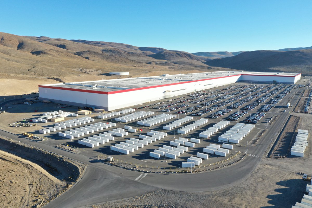 Tesla Ramps Up Megapack Production, Batch of 240+ Batteries Seen Preparing for Delivery