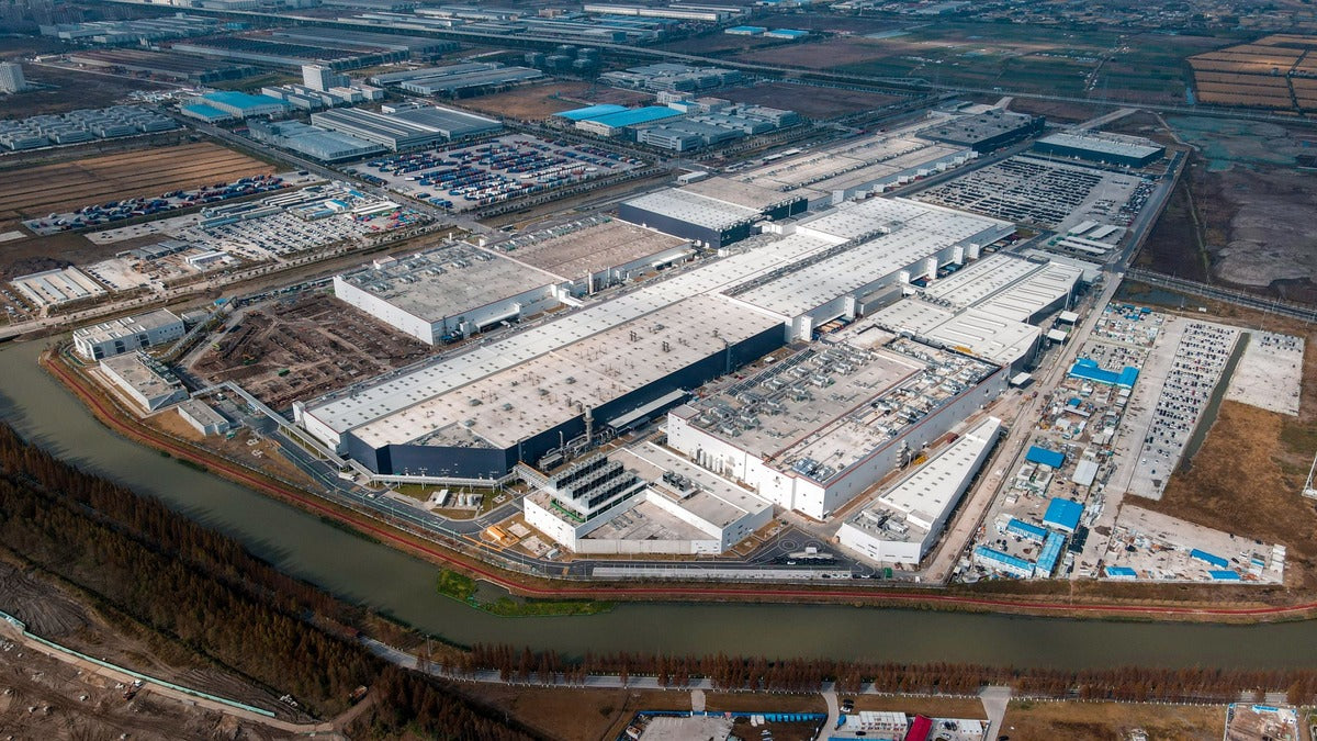 Tesla to Add 2nd Shift at Giga Shanghai by Mid-May to Produce Up to 2,600 Vehicles a Day