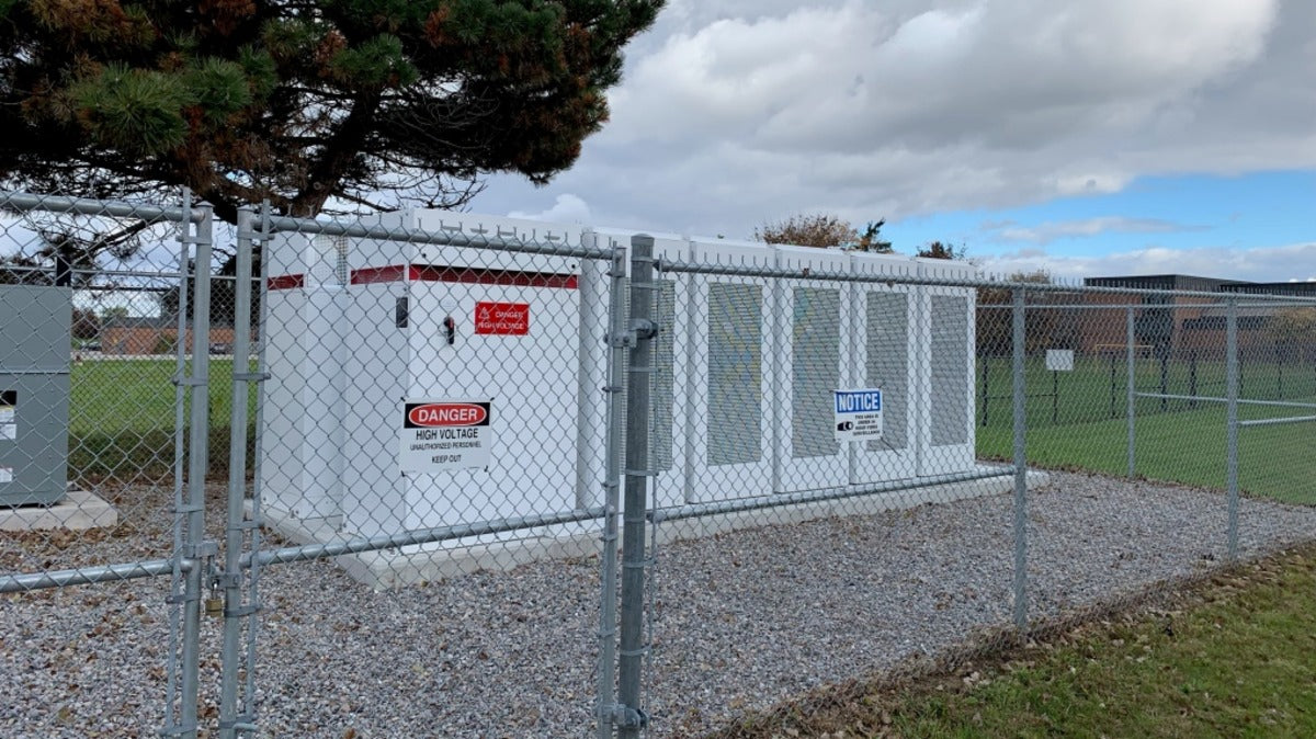 Tesla Powerpack Powers Canada's First Energy-Independent School