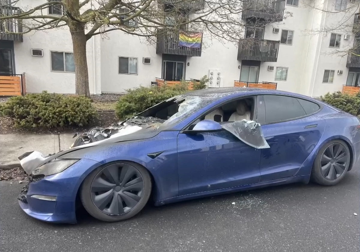Tesla Model S that Police Assumed Spontaneously Combusted Was Actually Set Ablaze by Arsonist