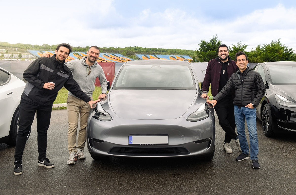 Tesla Starts First Model Y Deliveries in Türkiye