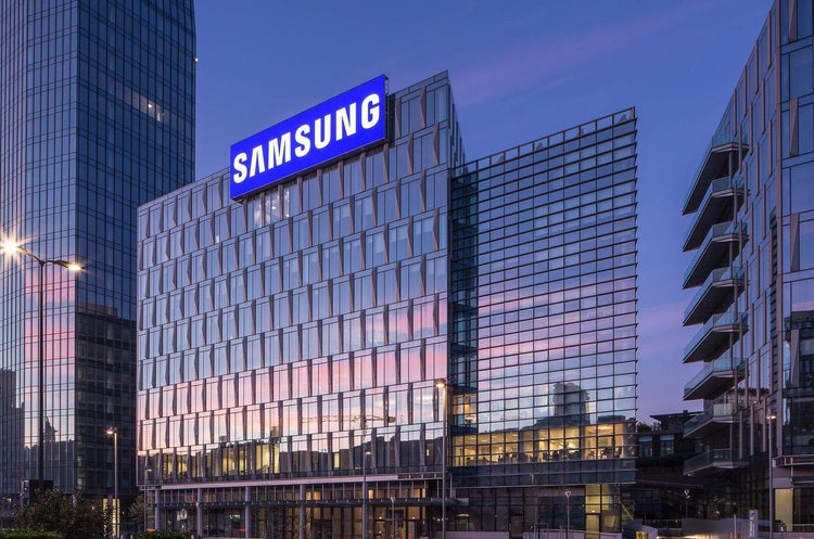 Samsung has created a compact, long-life, solid state battery that has a range of 500 miles