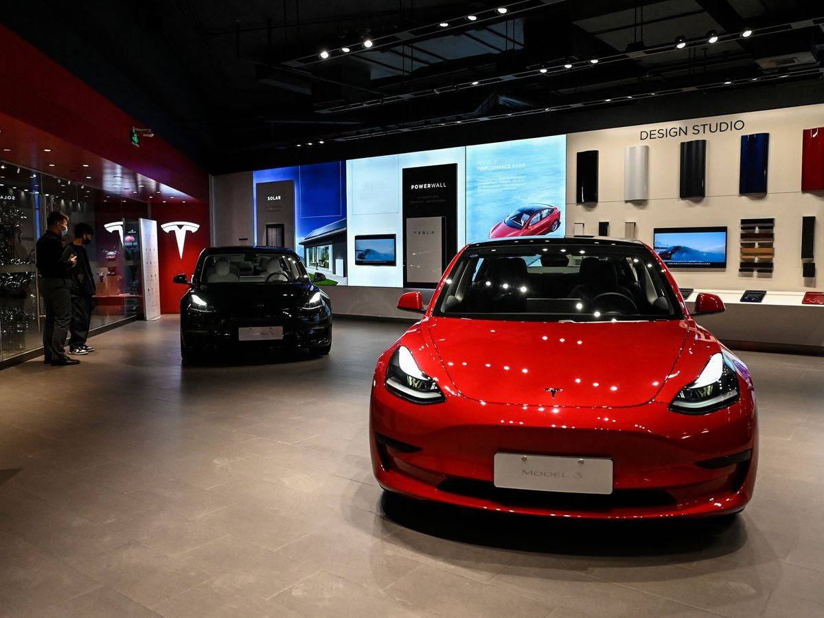 Tesla Sparks High Demand in US with Discounts; Now It’s Selling Demo