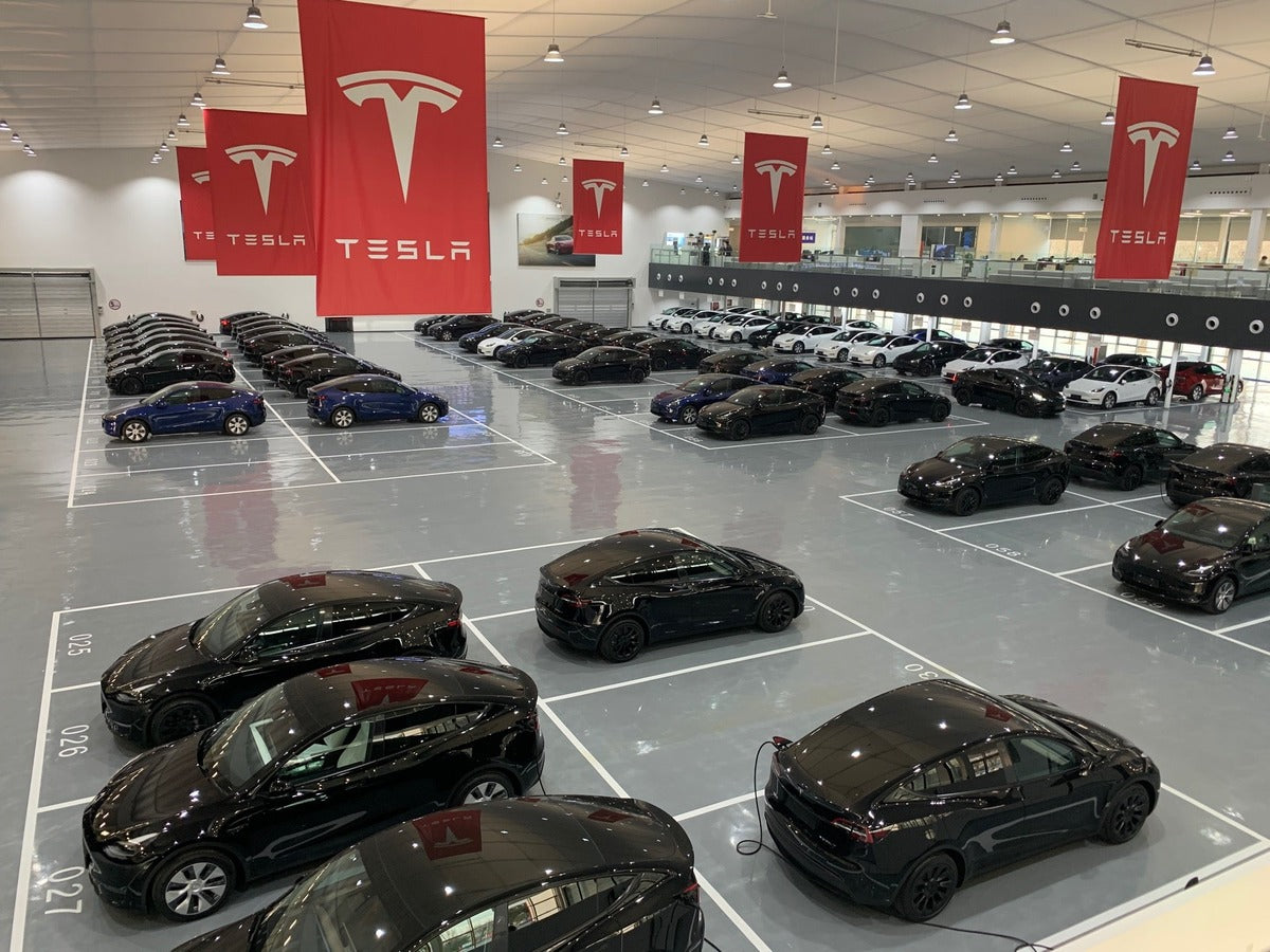 Tesla Introduces New Car Pick-Up Service in Germany Allowing Delivery Outside of Business Hours
