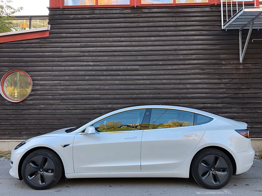 Tesla Model 3 Became Sweden's Best-Selling BEV In June