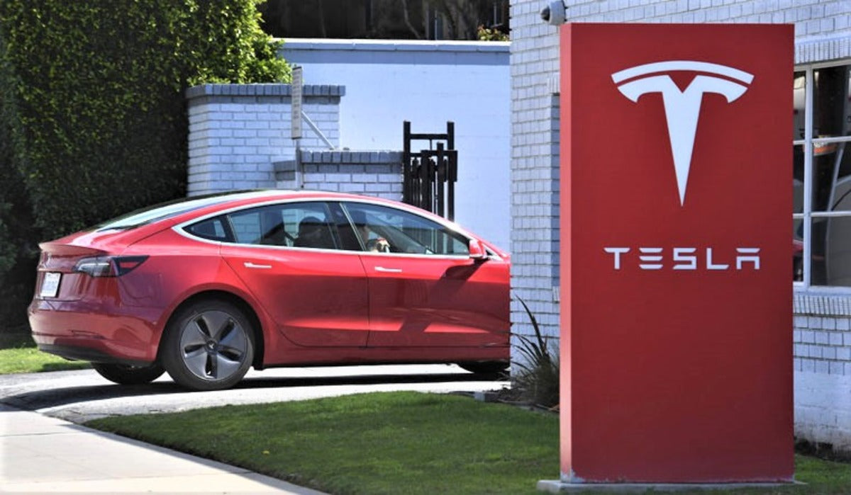 Tesla Receives Invitation from Minister of the Indian State of Telangana to Set Up Shop There