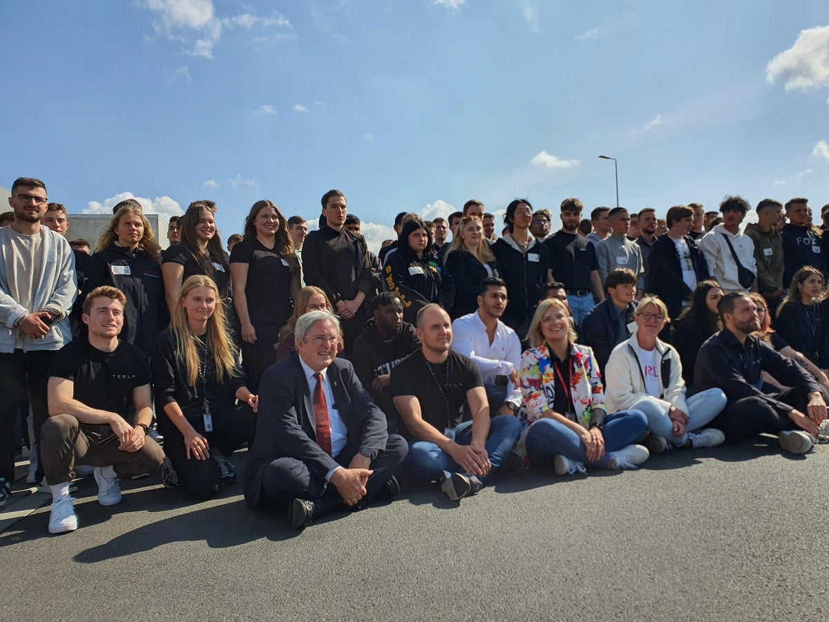 Tesla Giga Berlin, The Largest Training Company in Brandenburg, Welcomes 140 New Trainees