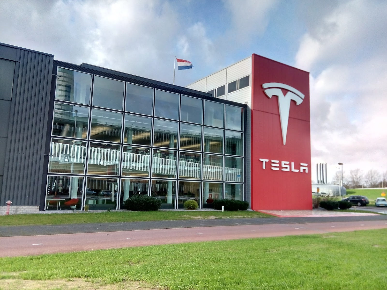 Tesla Showroom & Service Center Coming to Brownsville, Texas, Mayor Confirms