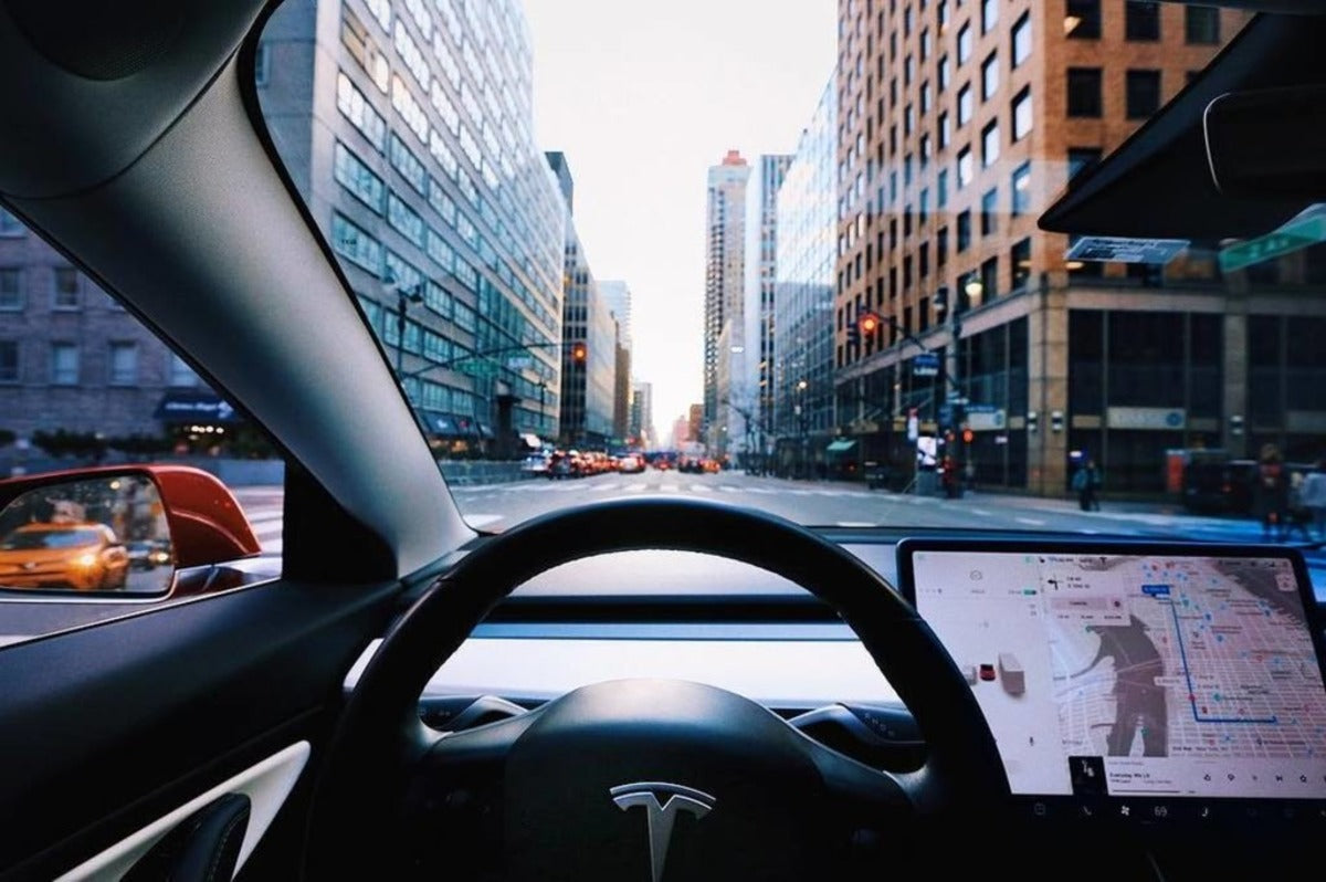 Tesla Releases FSD Beta V9 on July 10, with Improved ‘mind of car’ UI Visualization