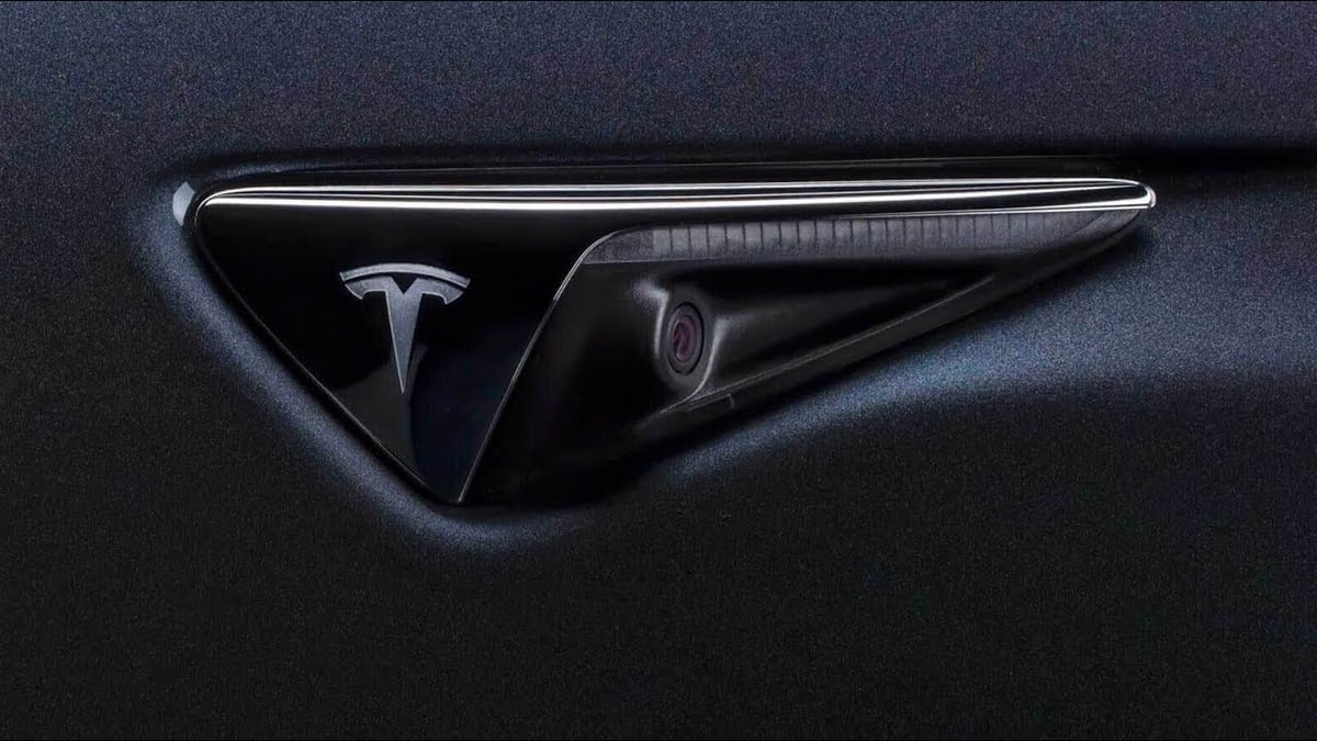 Tesla's In-Vehicle Cameras Help in the Investigation of an Accident & Crime in Germany, Proving their Importance