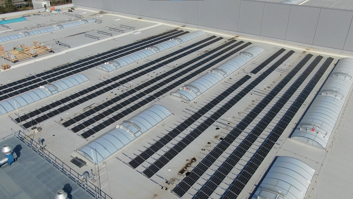 Tesla Has Begun Installing Solar Panels on Giga Berlin’s Rooftop