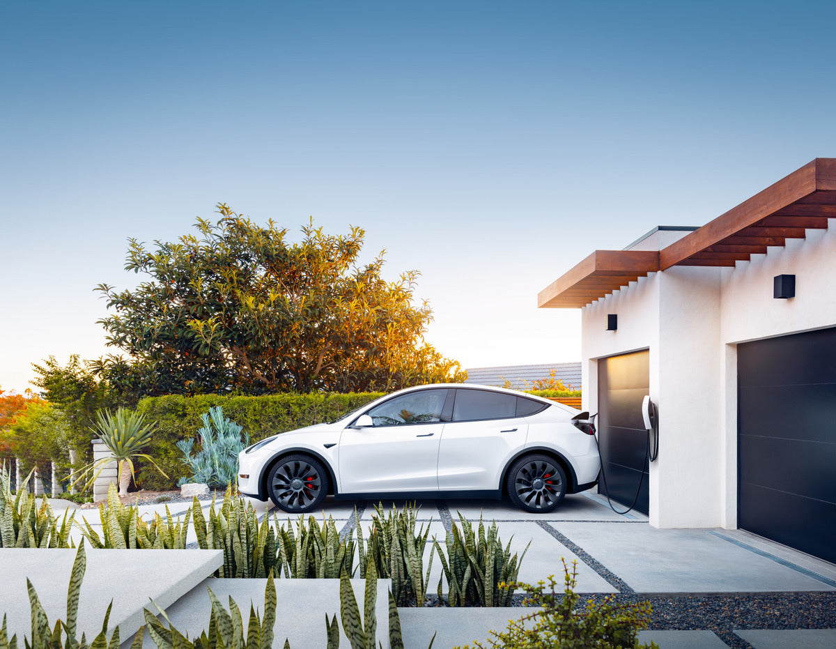 Tesla App Update Brings 'Drive on Sunshine' with Charging from Solar & More