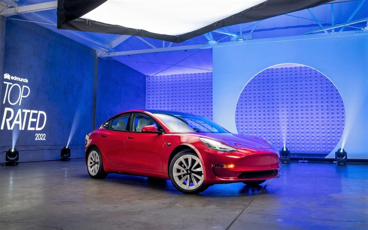 2021 Tesla Model 3 Wins Edmunds’ Top Rated EV for 3rd Time as its Superiority Is Undeniable
