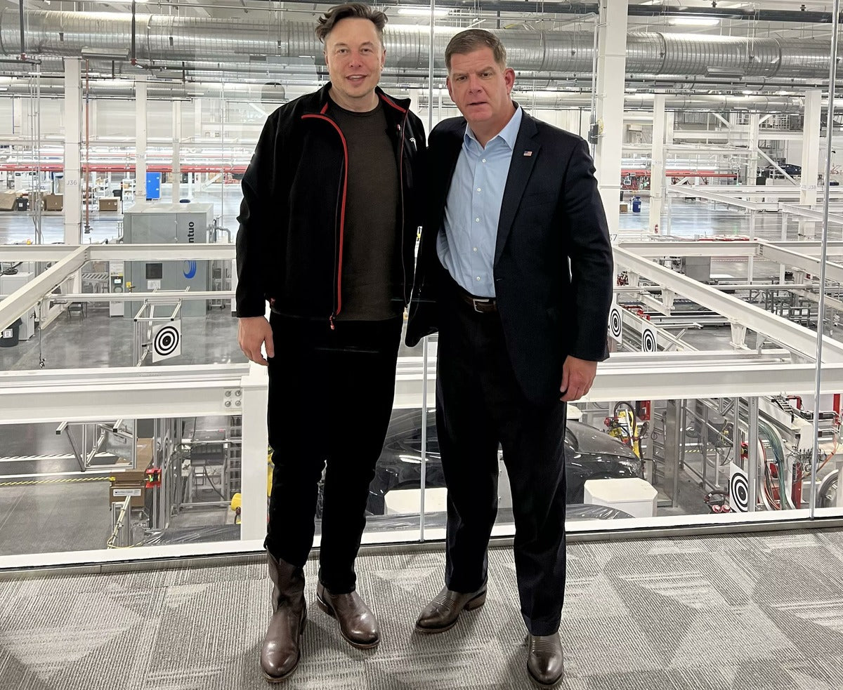 Elon Musk Gives US Labor Secretary a Tour of Tesla Giga Texas