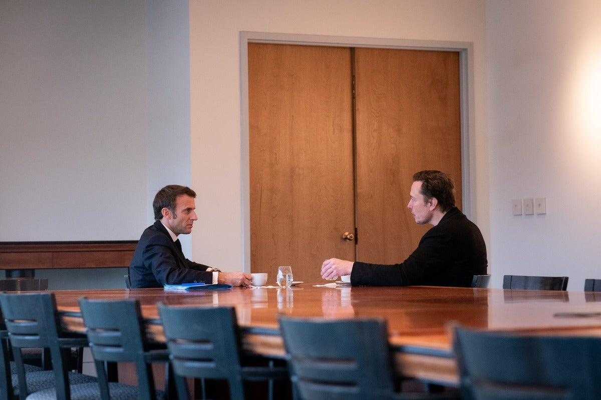 Elon Musk Talks with French President Macron About Twitter, Future of EV & Battery Manufacturing